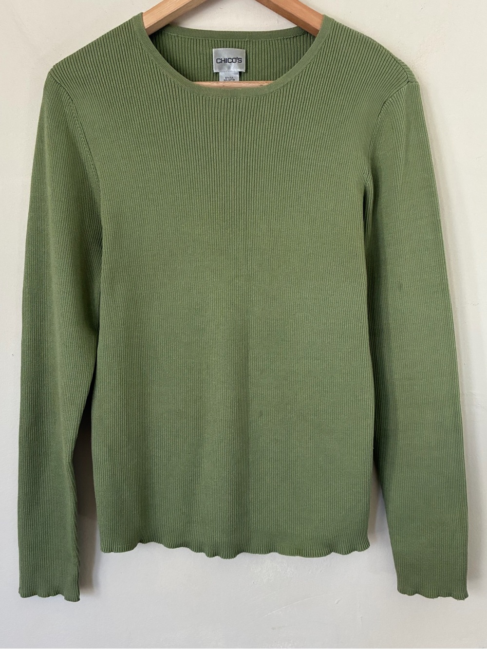 Chicos Silk Blend Ribbed Sweater Sage Green Lettuce Edge Long Sleeve Size 2 L
